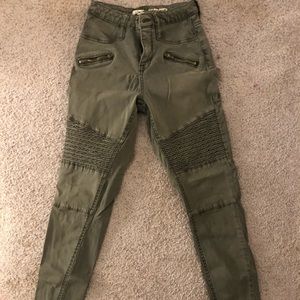 Olive green cargo skinny jean
